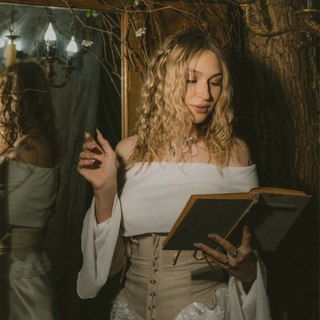 Аватар Telegram-канала Уголок книголюба 📚