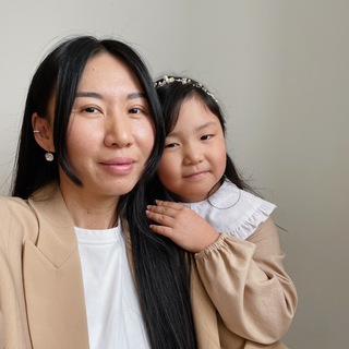 Аватар Telegram-канала Lina and Leya — английский для родителей и детей