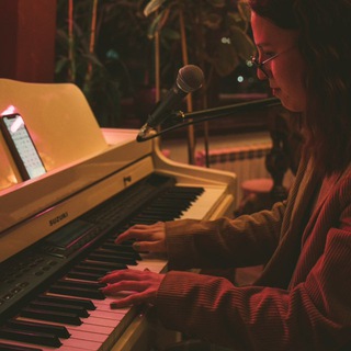 Аватар Telegram-канала 𝐏.𝐒.𝐋𝐢𝐲𝐚 — музыка, фото/видео, истории из жизни 🎹📷