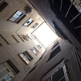 Аватар Telegram-канала Питерские парадные и дворы-колодцы