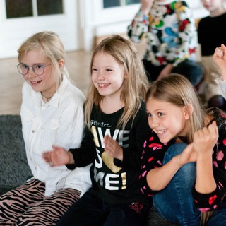 Аватар Telegram-канала (Не)школа Взлетная Полоса