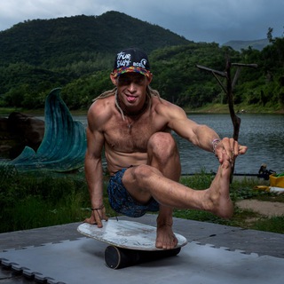 Аватар Telegram-канала •TRUE SURF school•ТРУшный СЁРФИНГ Нячанг• Кайтсерфинг•Детский серфинг