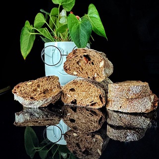 Аватар Telegram-канала ХЛЕБ И СДОБА НА ЗАКВАСКЕ. КНИГИ И РЕЦЕПТЫ. https://youtube.com/@lepke.5